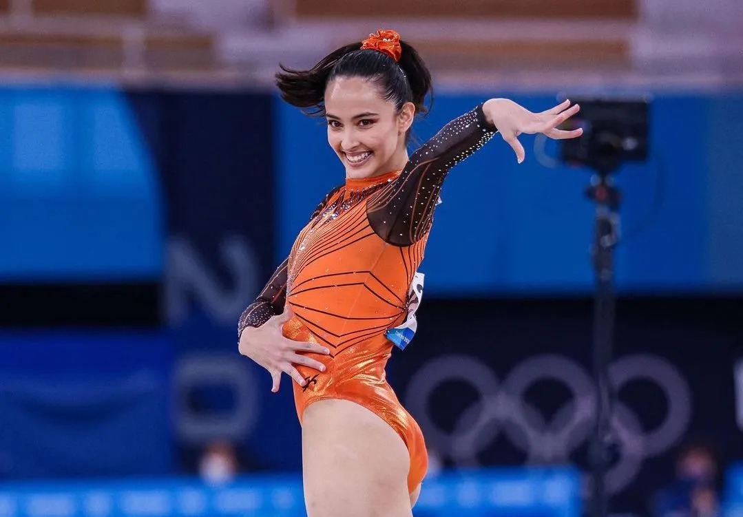 U22国足进球时，场内消防员也很激动呀，不过出于专业还是保持了克制